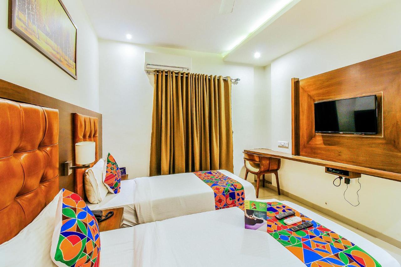 Fabhotel Empire Suite - Nr Mumbai International Airport Exteriör bild