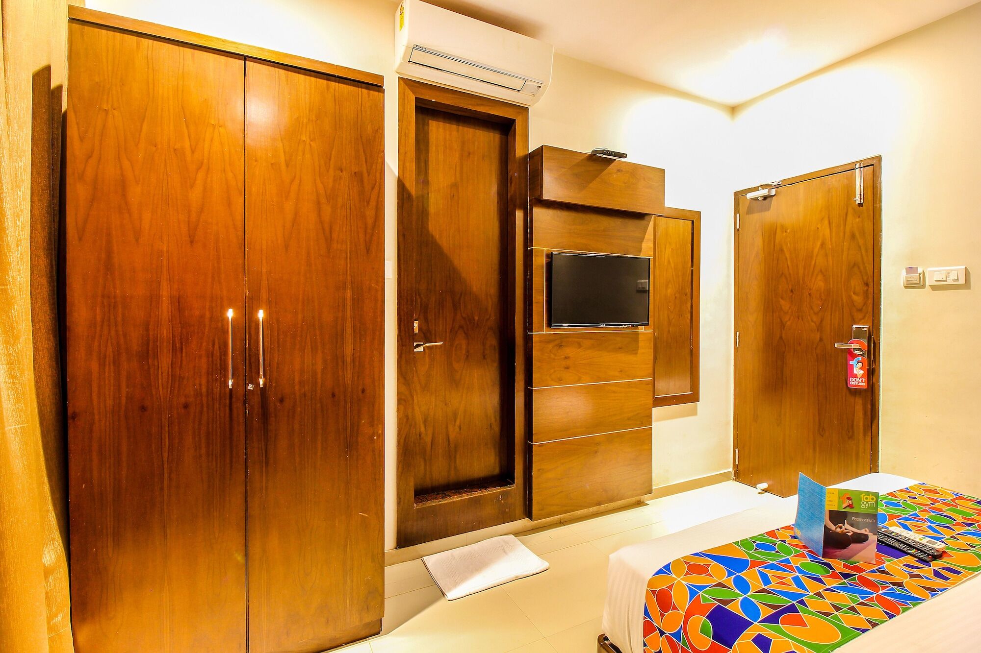 Fabhotel Empire Suite - Nr Mumbai International Airport Exteriör bild
